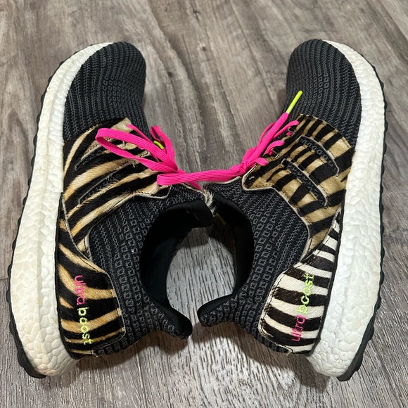 Adidas Ultra Boost DNA Zebra - Picture 9 of 9